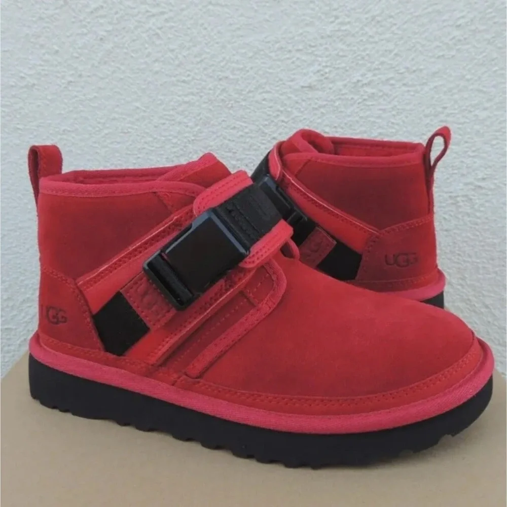 UGG Men's Neumel Snapback Chukka Boot Samba Red shearling fur men's size 11 new!